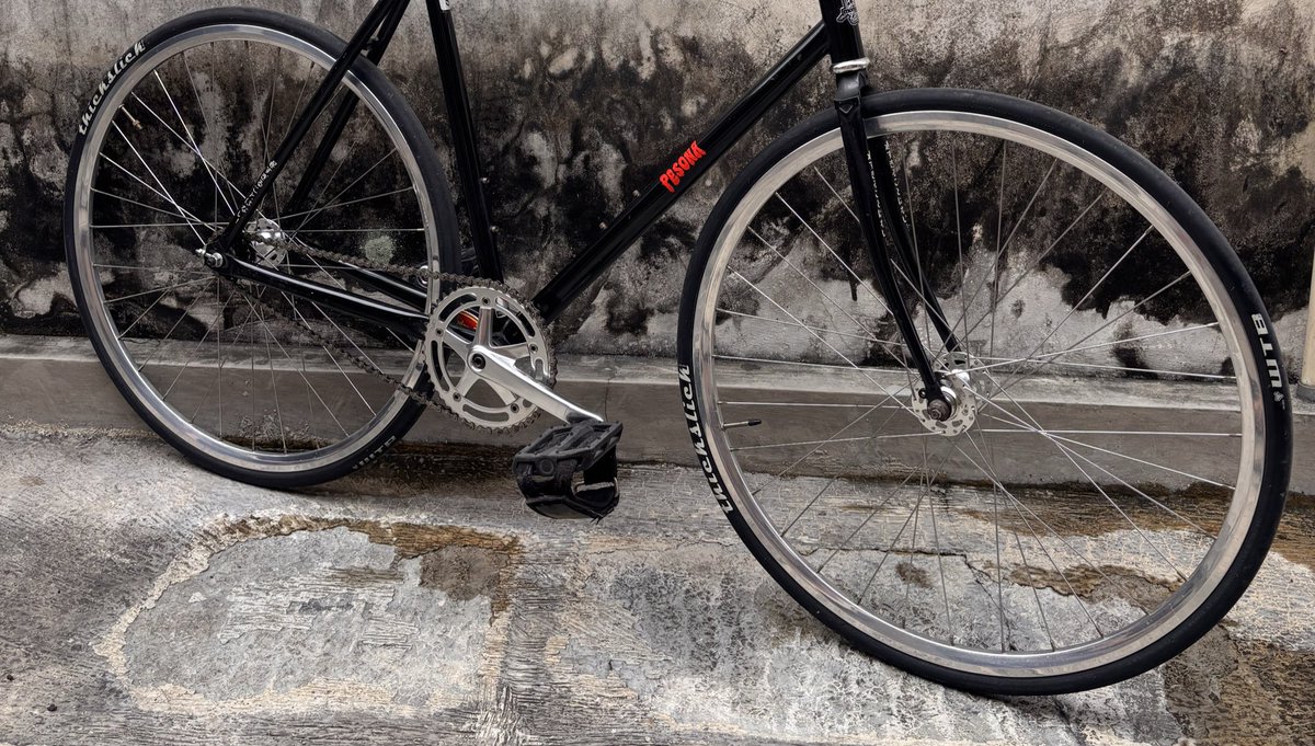 jiddonx's tweet photo. #fnfjb 
Rims F n R araya 713 polish
Hub F Pro, R Quanta
Include ban thickslick F n R
Harga wheelset, no mutil (850k)

Chainring 49t unbrand
Cog 17t 
Harga (125k) https://t.co/QQBmiJn24z