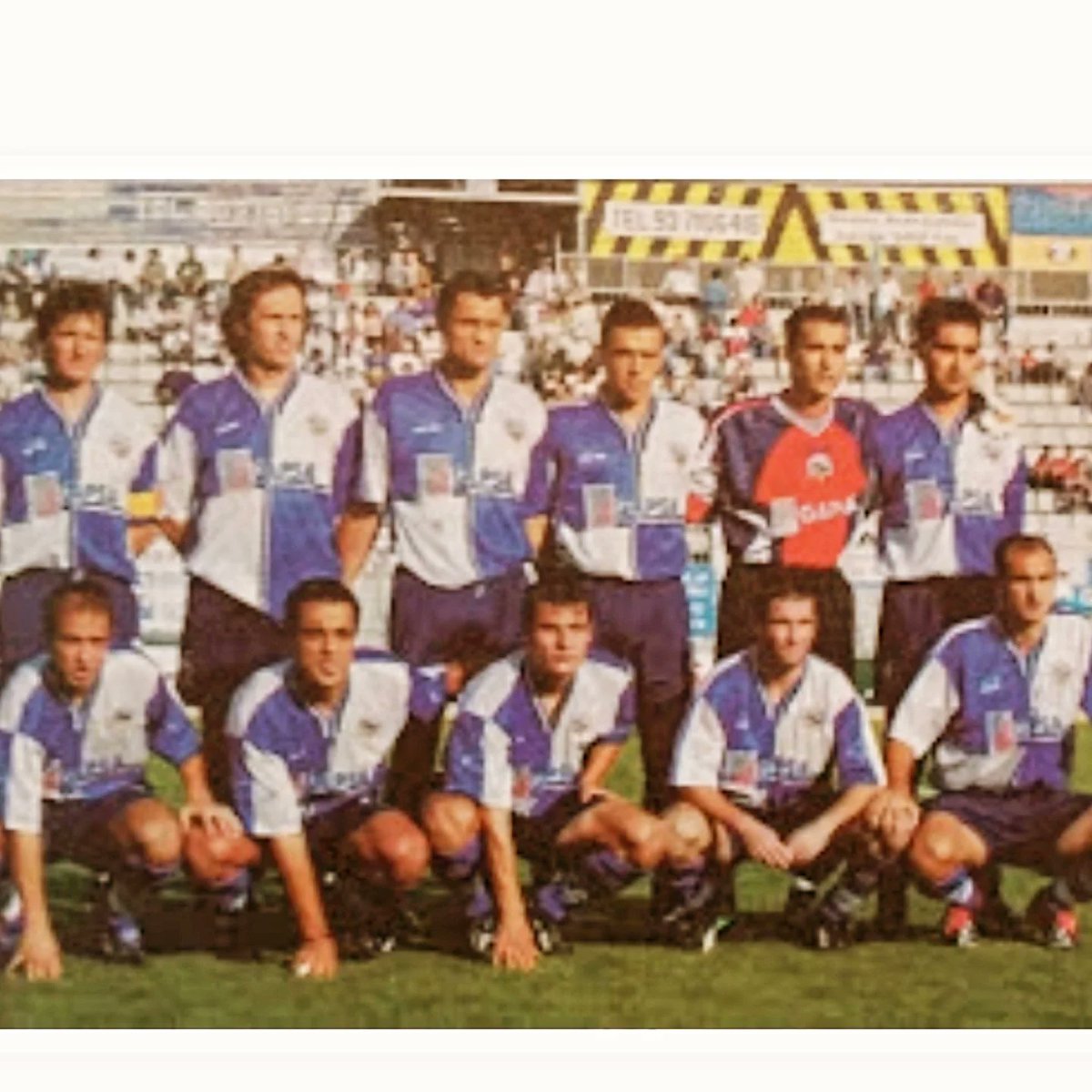sabarretes's tweet photo. Les temporades 2001/02 i 2002/03 el @CESabadell  utilitza una equipació @Kelmesports amb esponsorització  Gapsa, aquesta samarreta es substituïda per la del centenari de la mateixa marca i patrocini, durant el transcurs de la temporada 2002/03. https://t.co/pQ1LJErAbt