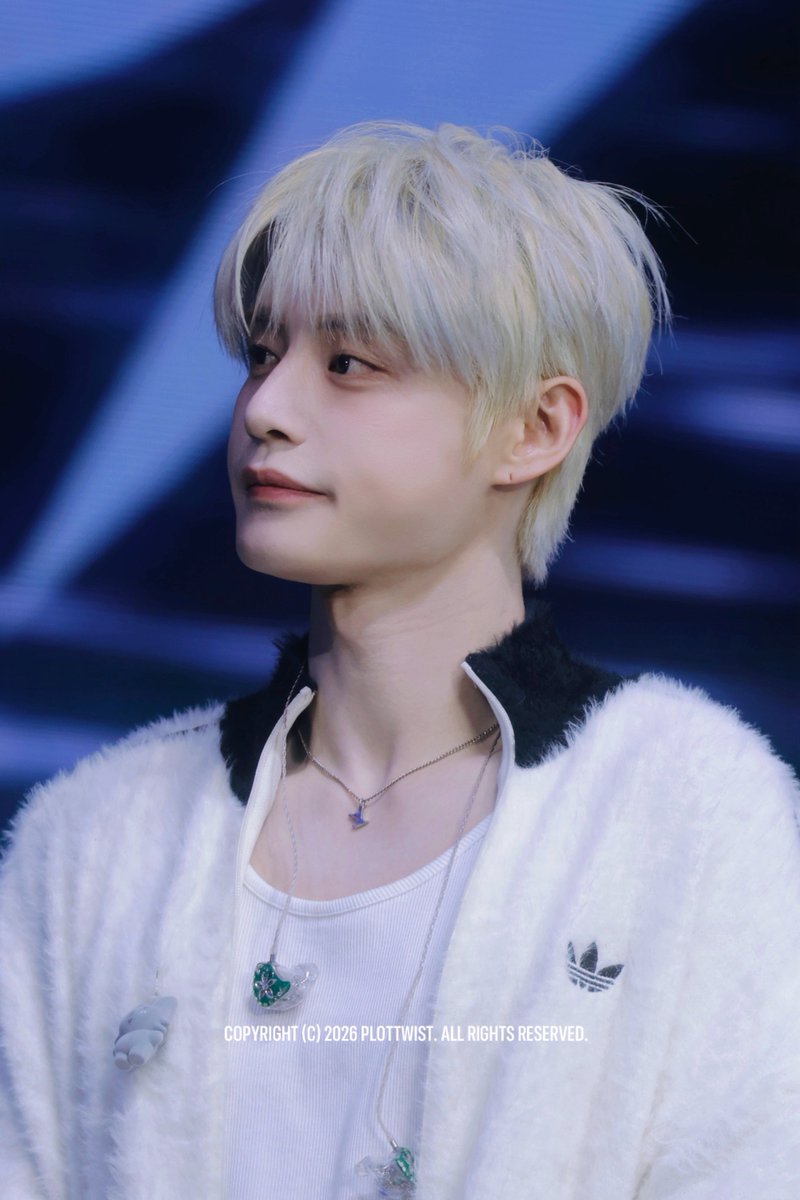 Plo𝒕𝒕wist tweet media