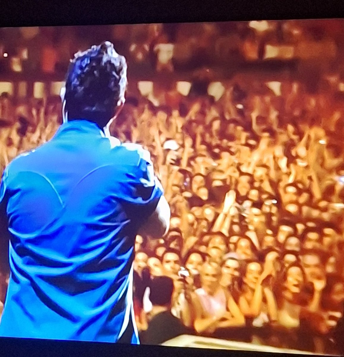 <a href="/AlejandroSanz/">Alejandro Sanz</a>  ¿Sabes qué pasa cariño mío? Pasa que tus canciones trascienden. No importa el paso del tiempo: siempre hay una melodía tuya esperando para romperte el corazón, erizarte la piel, devolverte a un recuerdo...

Que suerte tiene México ♥️