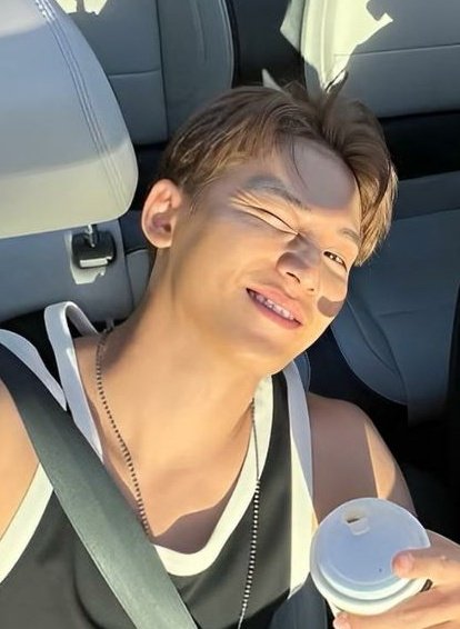 byminwon's tweet photo. ☀🐶 https://t.co/KSxASlMZ6O