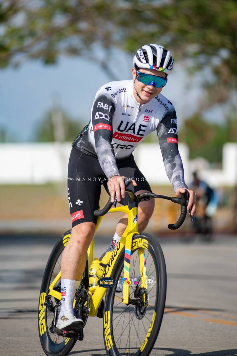 yourbaddiecapri's tweet image. Luh hustisya naman tirik na araw pero  apakapogi apakafresh padin ni ColDen @aldenrichards02 🥵🚴‍♂️💪
📸 : Mangyan Photography 
#ColDen
#CyclistALDEN
#ALDENRichards