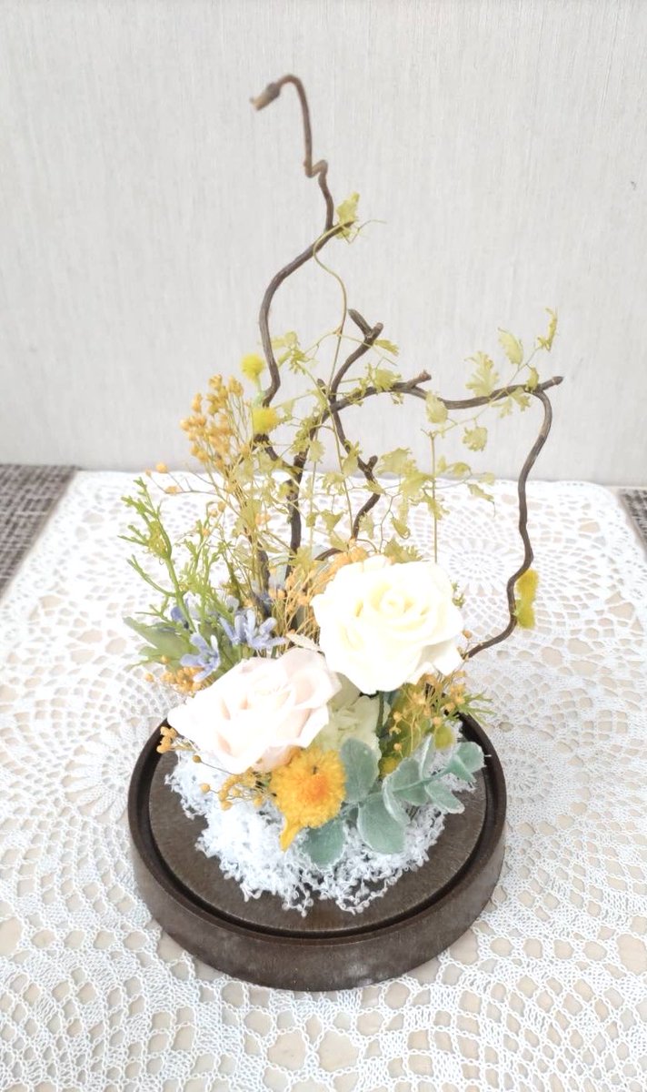 kaako1111's tweet photo. 三月のお花🌼

ある人を思って作ったのだけど、プレゼントできるほどの出来ではなかった、残念💦

プリだけど、枝があることで小さな森の自然ぽくてそこはお気に入��🌲🏵️🌳

#花手まり
#プリザーブドフラワー
#平野区長吉出戸 https://t.co/MgMjcBgSge