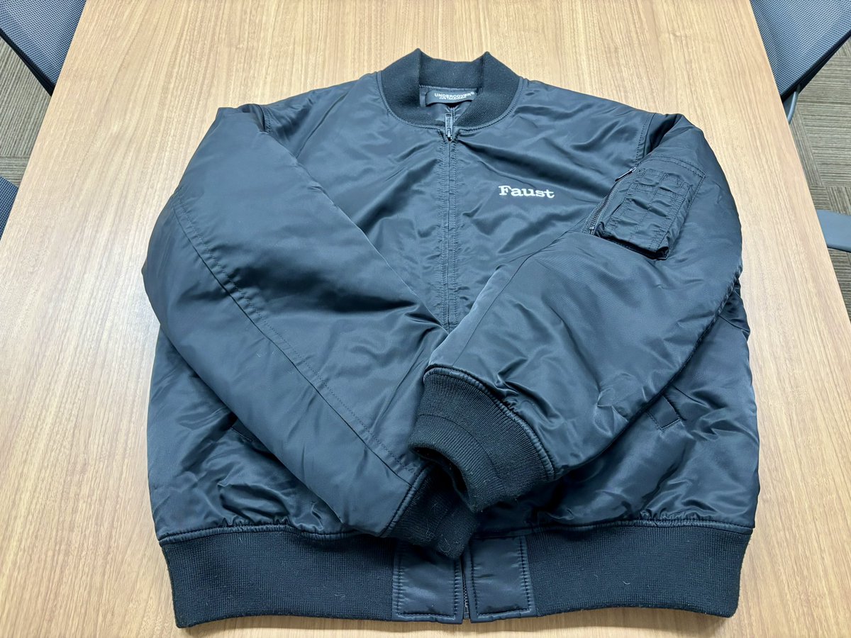 therampage_MBS's tweet photo. *.  私物プレゼント .*

バトルに負けた #陣 さんからのプレゼントは
【この冬よく着ていたアウター】🎁✨

応募はメールで受付中💡
📩https://t.co/kIp1ruknP5
※3/21到着分有効

🎧https://t.co/Cwq9lZ0GP3

今シーズンの #オンビート ラジオ は、来週が最終回‼︎
お聴き逃しなく⚡️⚡️

#MBSラジオ https://t.co/vLMzRzO0OR