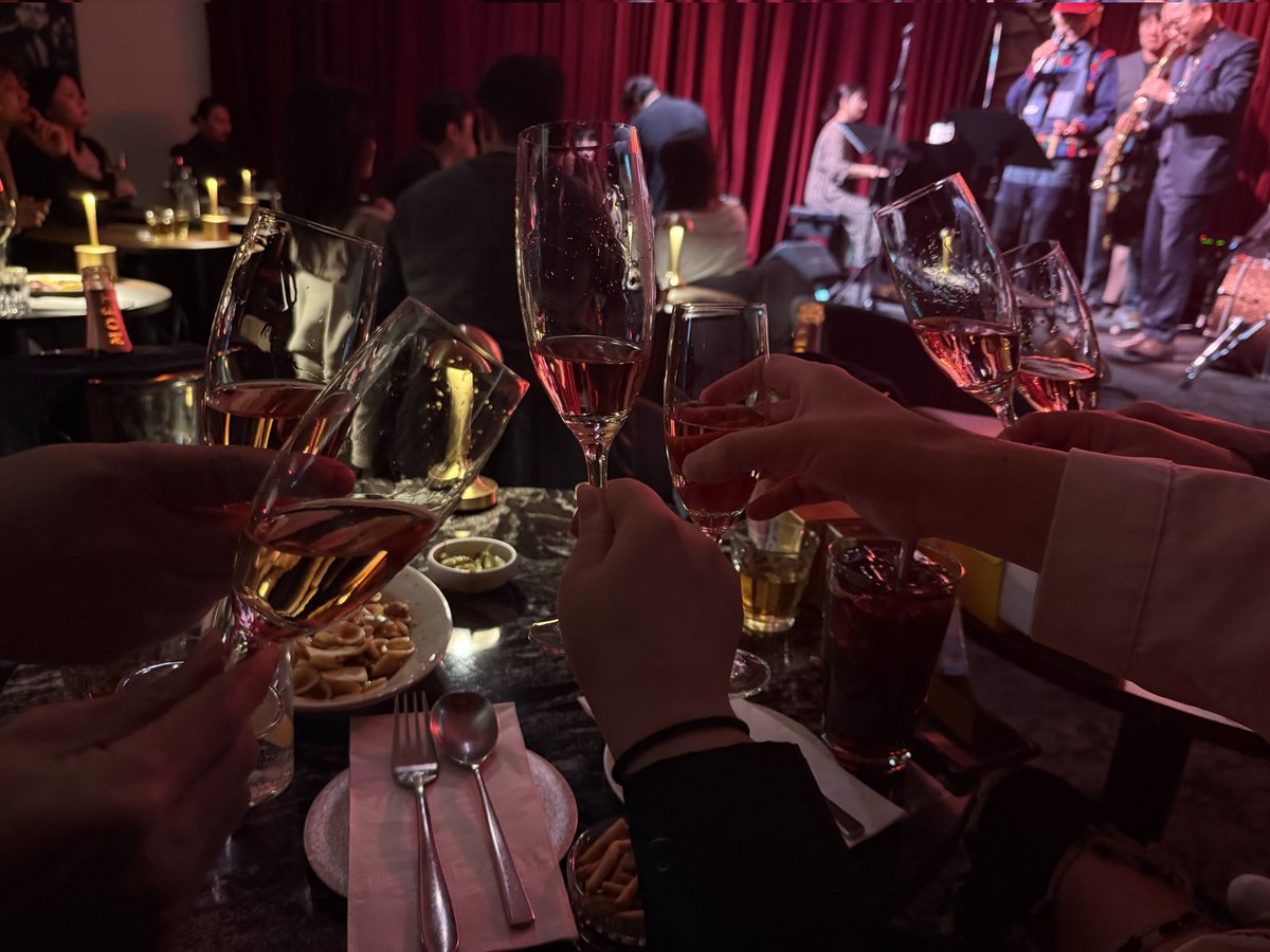 냥아치s💕 tweet media