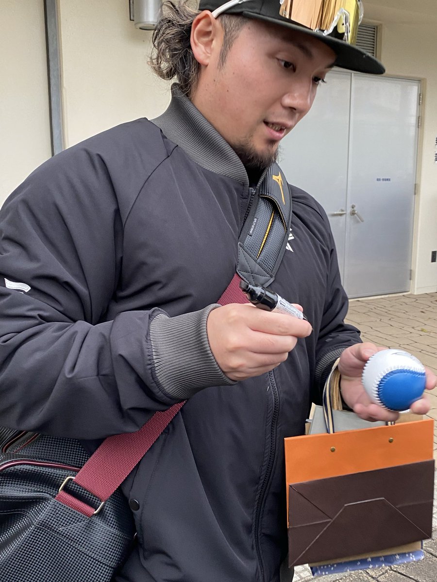 ヤマさん tweet media