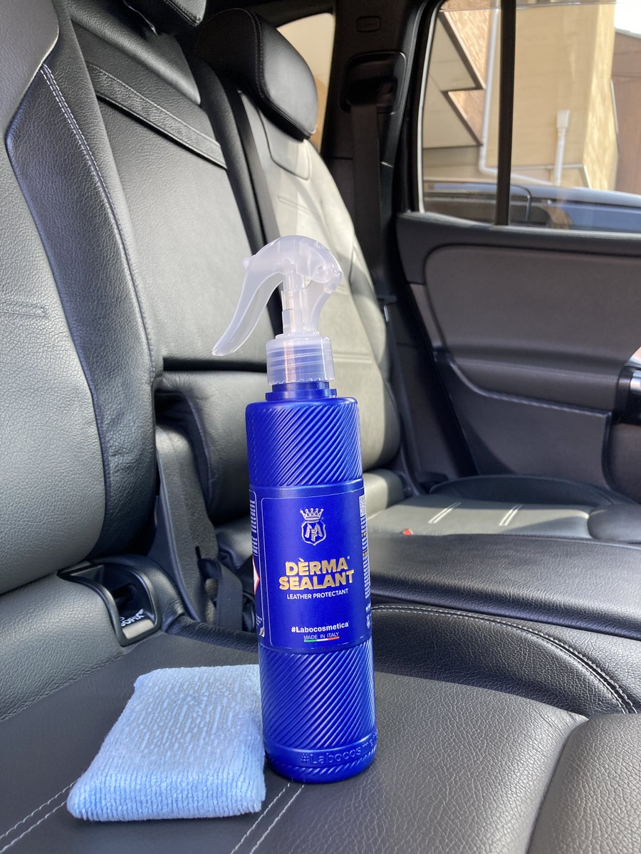 NisiyanMasters's tweet photo. #革シート
#Labocosmetica
#DÈRMASEALANT
#ItsWin
ダーマシーラントと先日買ったIt'sWinのミニコーティングアプリケータで2層まで施工です☺
アプリケータ大変良いですね🌟シーラントの施工に抜群のサイズ感で使いやすいです😆
そしてダーマシーラントは至高の1品。間違いないです
@kyoto_detail https://t.co/bBUzmvEn2t