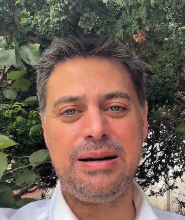 Es legal q una persona con retraso mental evidente siga ejerciendo como diputado de la República?????