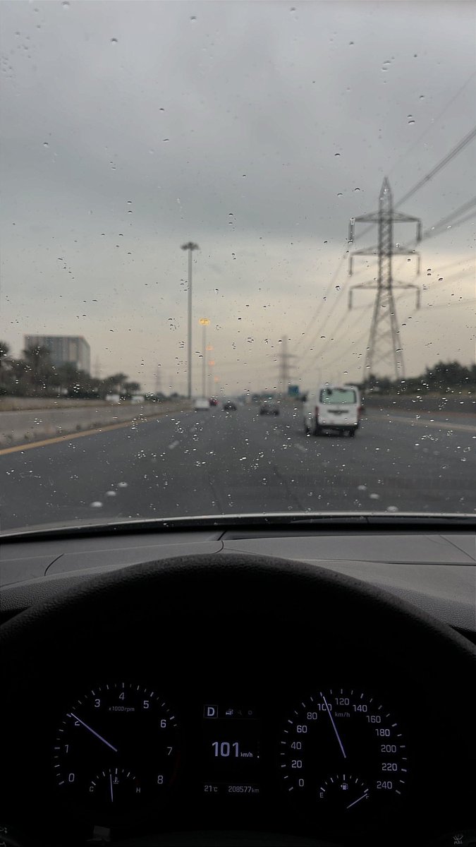 Ikarus_2's tweet photo. مطر و غيم ..🌧️💕 https://t.co/EdukS1S7ax