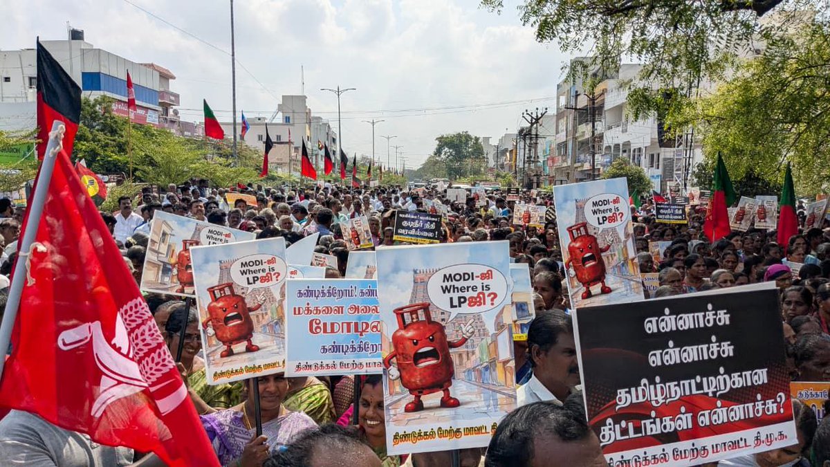 EN_tamilnadu's tweet photo. எத்தனை காலம் ஜீ❓
#ModijiWhereIsLPG #TNvsNDA #ModiFailsIndia #modifailstn #EllorumNammudan https://t.co/Wi6LkSSATV