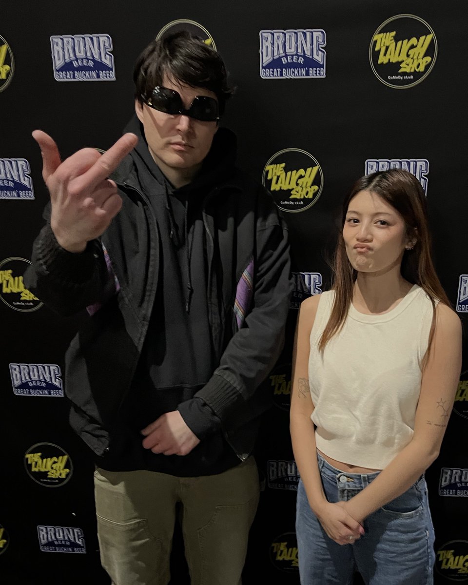 zoe ✩ met cam! tweet media