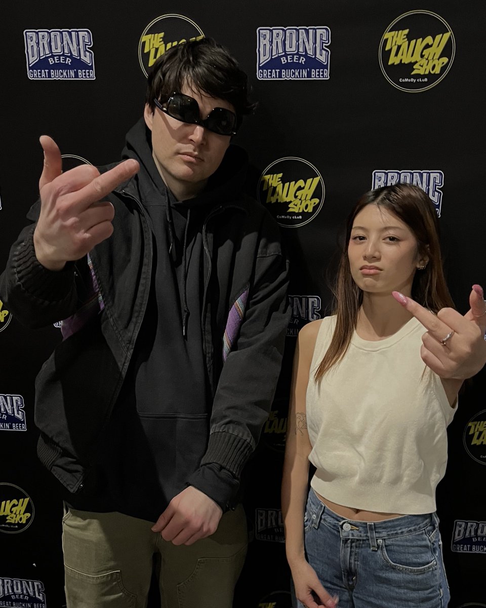 zoe ✩ met cam! tweet media