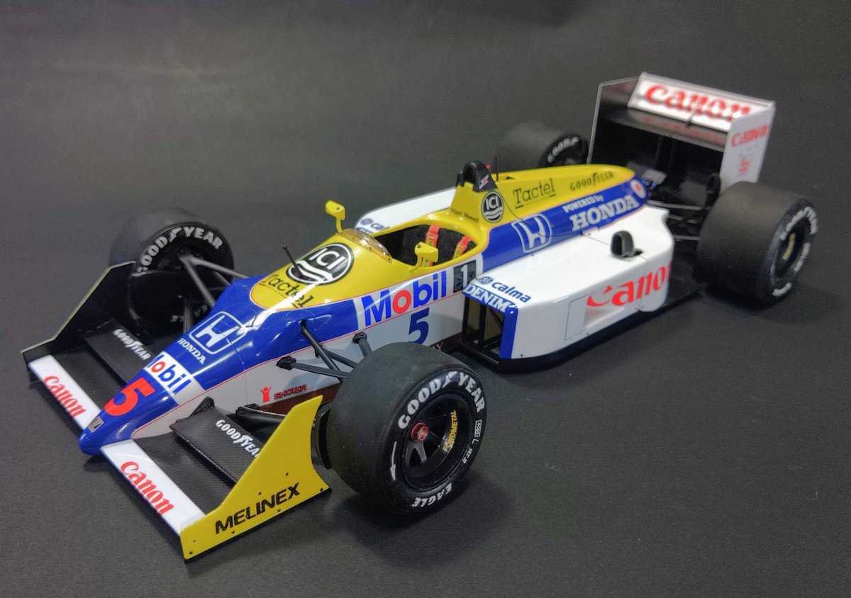 osakin55's tweet photo. TAMIYA Williams FW11B HONDA

完成しました。FW11キットベースで出来るだけ手を入れてFW11Bになるように頑張ってみました😁
イメージ的にはマンセルが日本GP決勝に出走したら仕様です😅
昔作れなかった物がようやく形にする事が出来て良かったです😄

#TAMIYA
#FW11B https://t.co/mXfhS78D5v