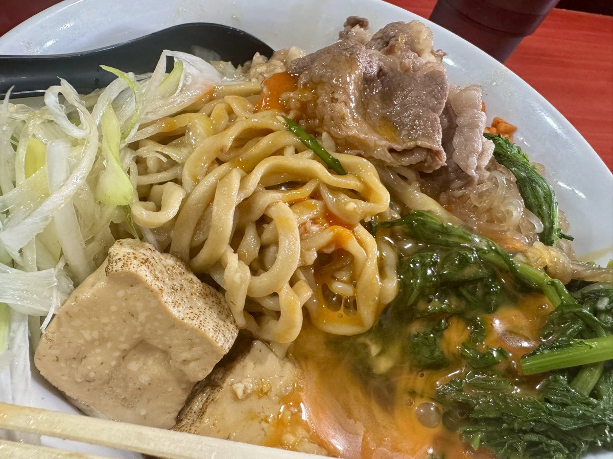 KEN1EXE's tweet photo. 鷹の目さんのA5和牛すき焼き混ぜそばウメェ〜〜〜〜〜 https://t.co/9NMDNOuUQO
