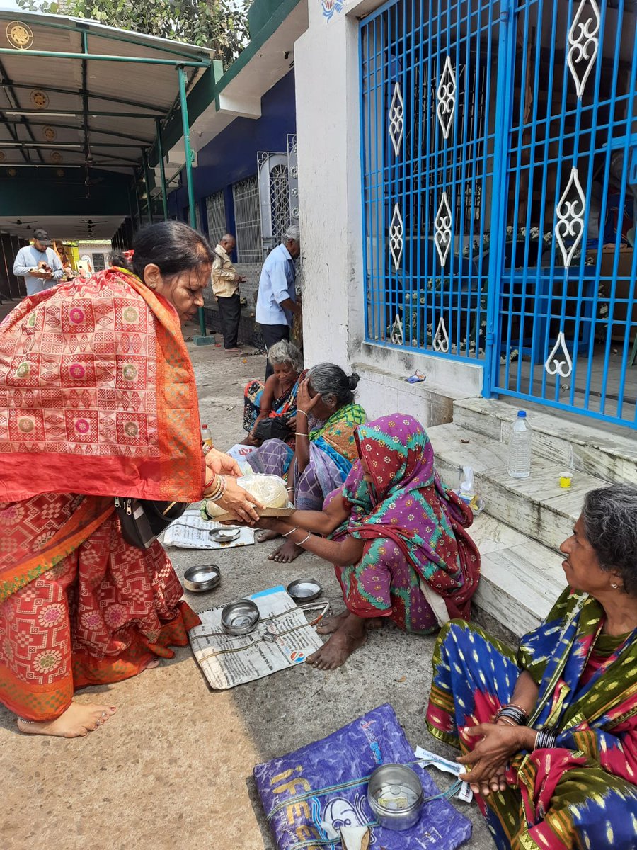 sathyasaiodisha's tweet photo. Loving Sairam..
With the Blessings of Bhagawan Sri Sathya Sai Baba, Kalinga Nagar Samithi under Ganjam-1 Sai district humbly undertook Narayan Seva on 14.03.2026 at various locations in Berhampur.
#NarayanSeva
#ServeWithLove
#Ganjam1
-Media Team https://t.co/6OzhEtfwr3