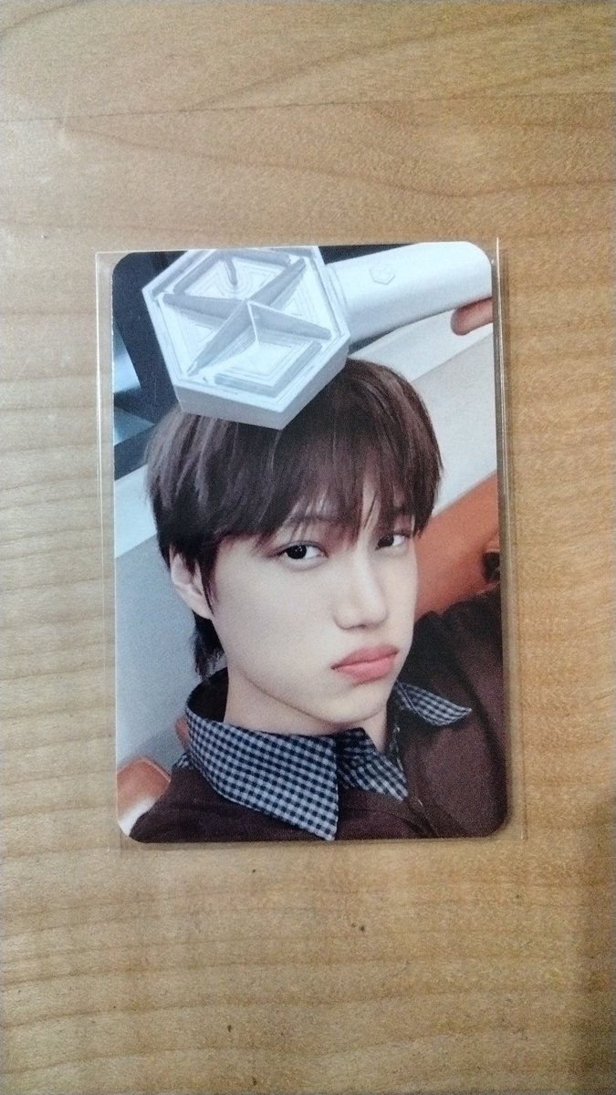 S2N70's tweet photo. EXO トレカ 交換 ペンライト 特典

譲）カイ
求）同種ディオ＞スホ
ドギョンス ギョンス D.O.

郵送希望です https://t.co/KxMH6SUaaK