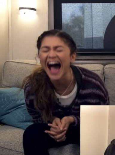 canyonmoonblu's tweet photo. me every time harry spoke on snl https://t.co/mTDCohjvaD