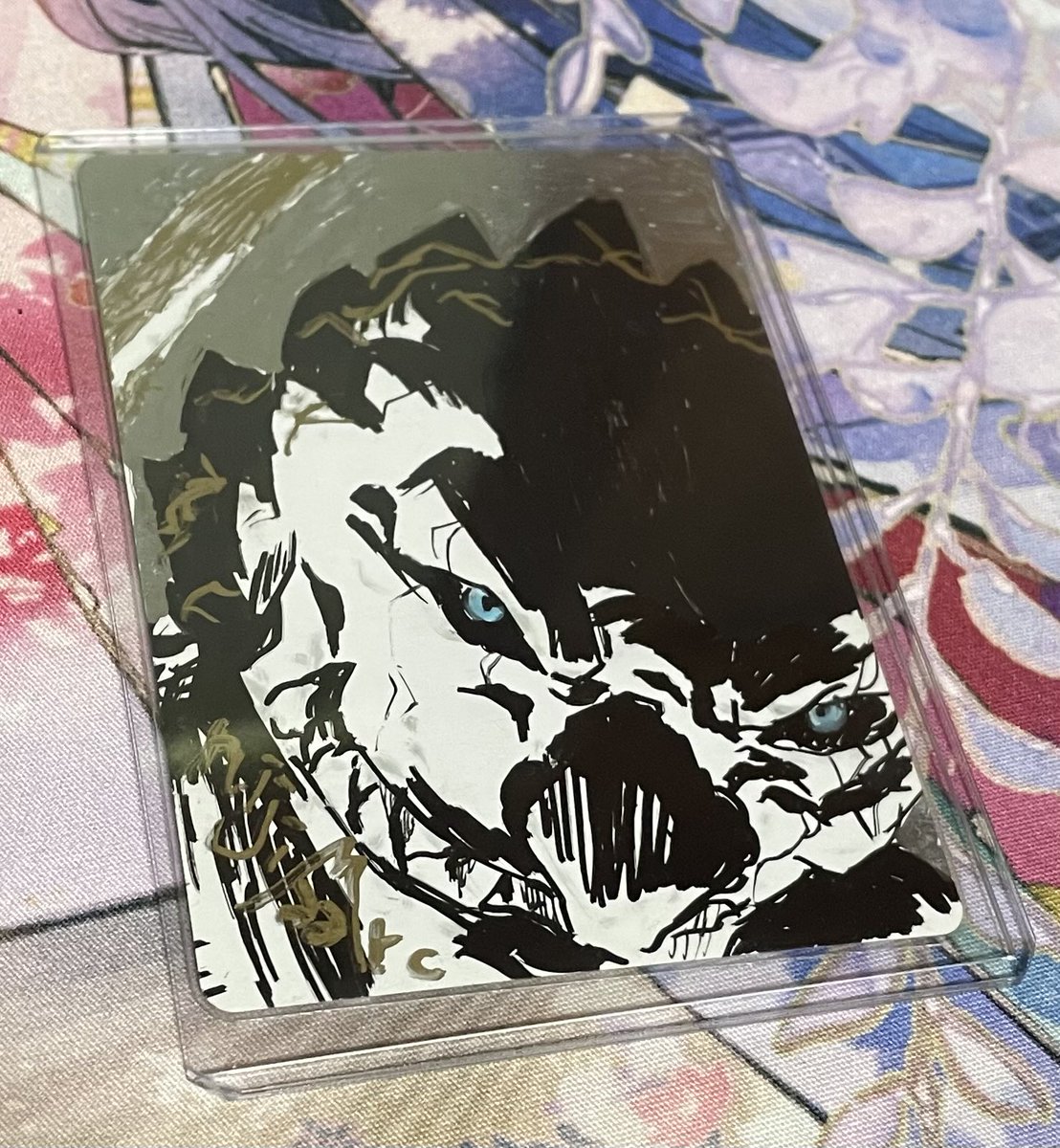 この番号に何が残ってるか見たくて並んだけど、にじまあるく先生のAPが残ってたんで入手✨かっこいいです！
 #プレイヤーズコンベンション