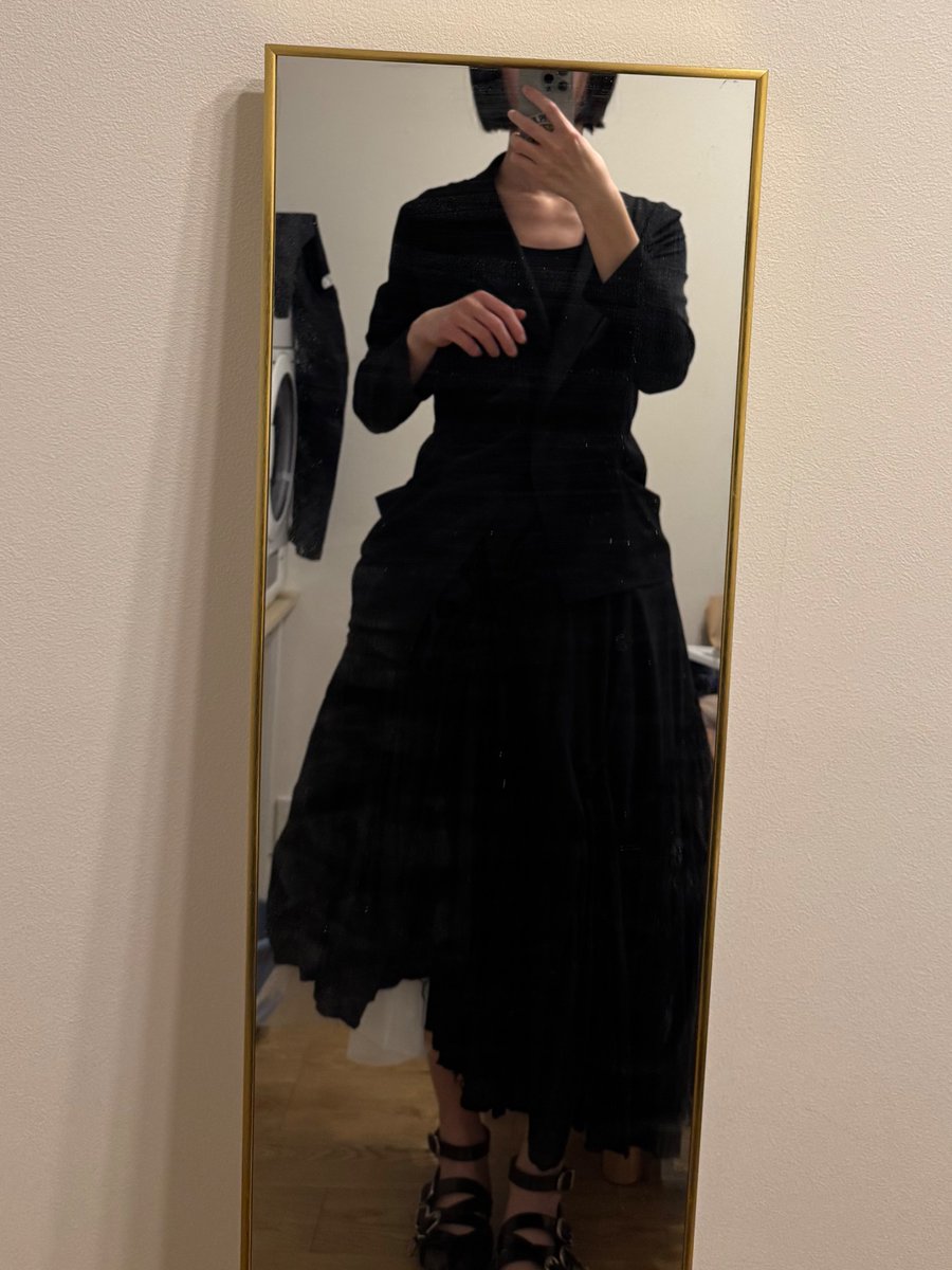 是谁之前说我这个白裙子像裙撑的试了一下发现👏