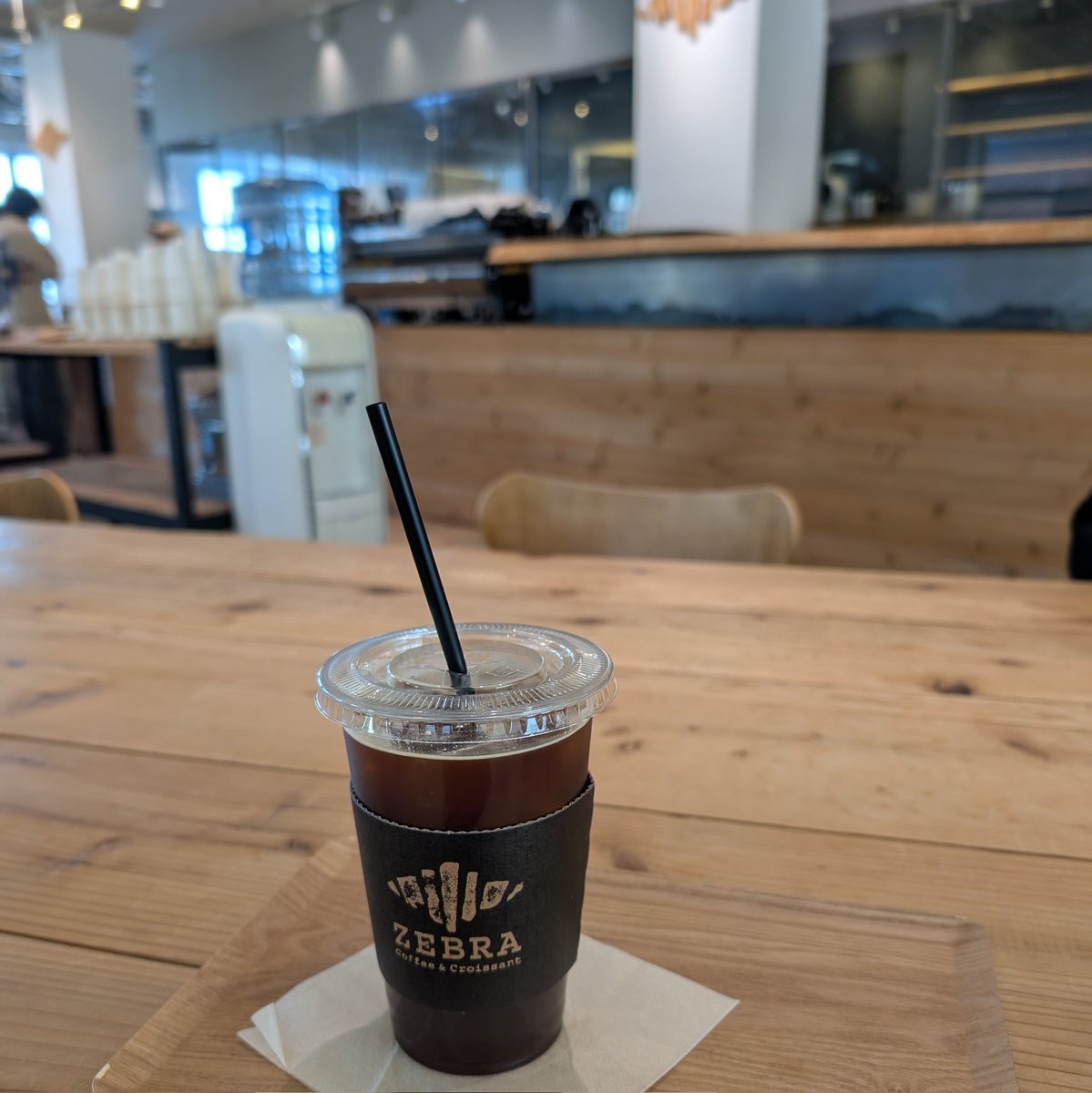 Genuine_S's tweet photo. 朝は家でローラー回して、昼に家の用事済ませて時間あったので #zebracoffee に来た 結構込んでるけどお一人様なのですぐ座れた #canyon https://t.co/HtqM9y37oL