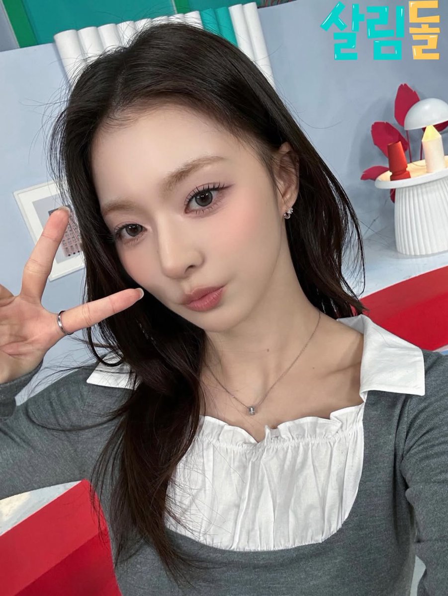 flover, i have a little surprise for you today. guess what? i’ll be appearing as a guest star on the newest episode of “mr. house husband 2,” ★ and it was such a fun experience. don’t forget to watch the broadcast so we can laugh together!  ˃ᴗ˂