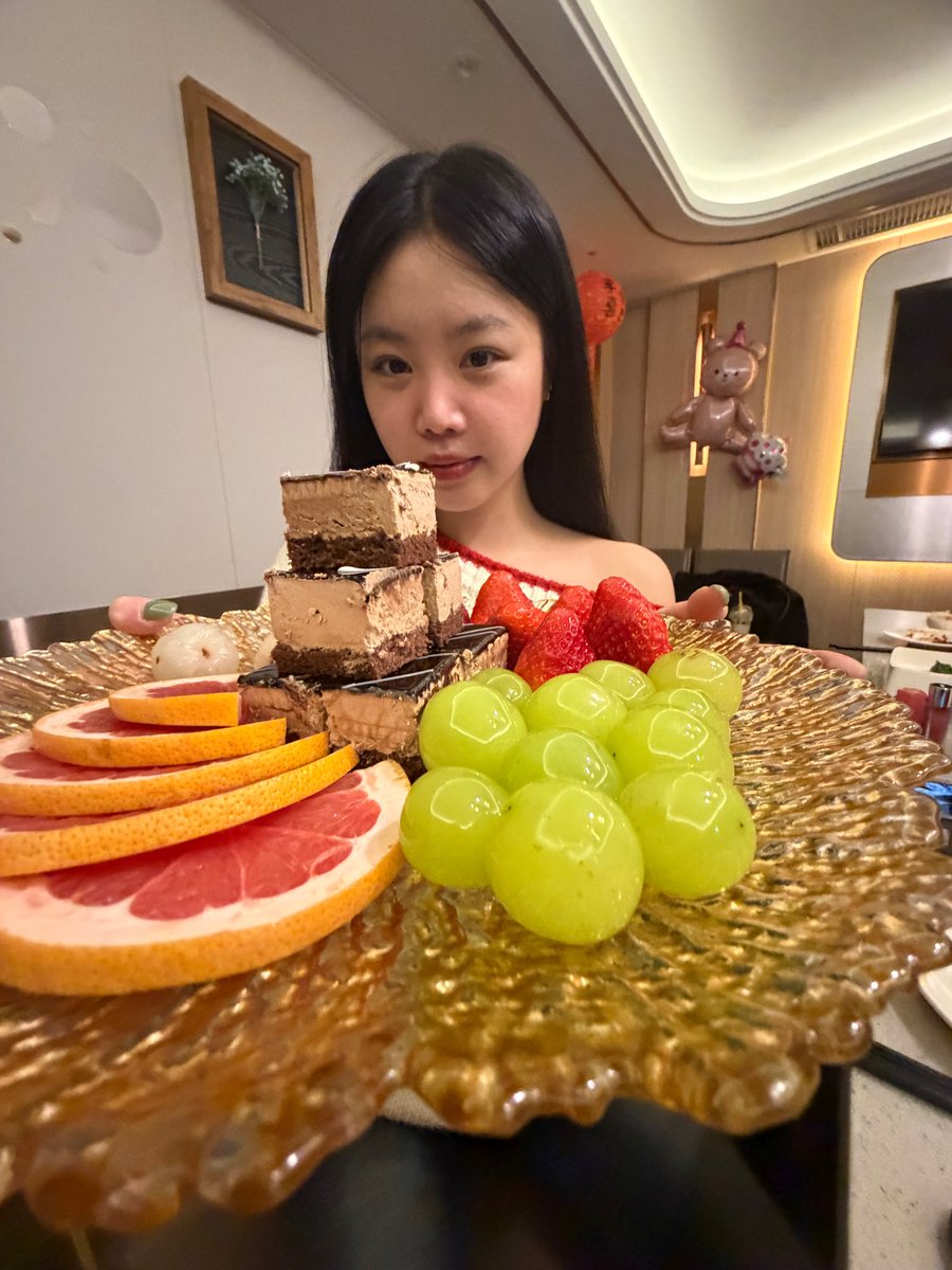 아오늘프롬사진미춋다잉
개이뻐진짜🥹❤️