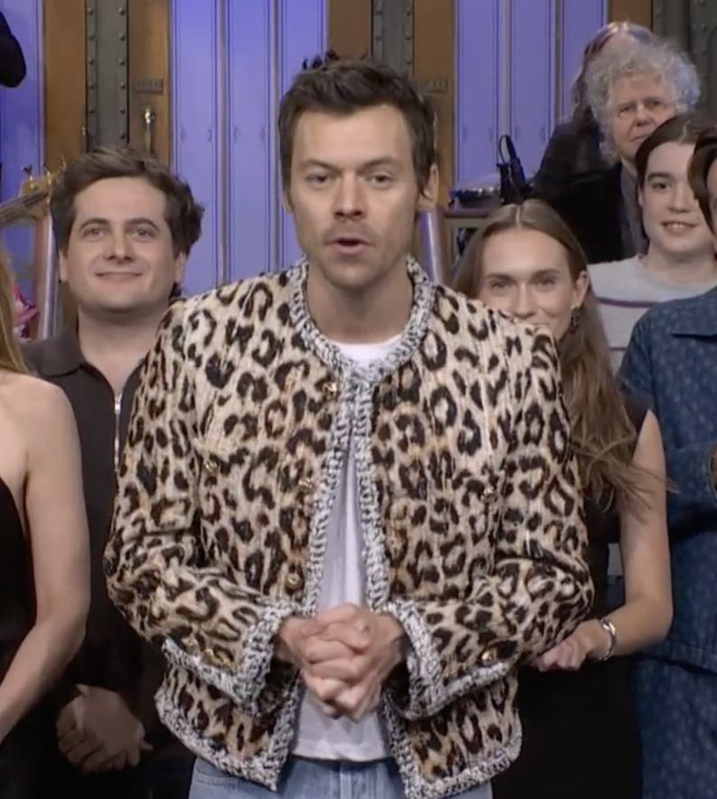 walked in a full business suit left wearing leopard print oh this diva
