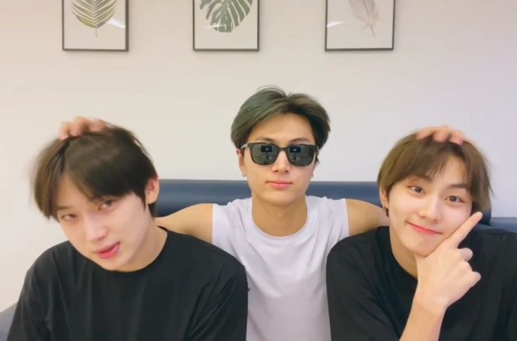 pinknooieu's tweet photo. uncle jay and his twins are spending their time again after a long time (the uncle is busy earning money for the twins) 😄 #SUNOO https://t.co/RQWNWAImET