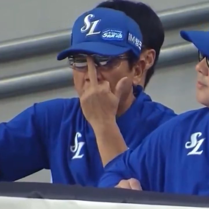 하트형 감독과 뻐큐형 수코가 한 팀에