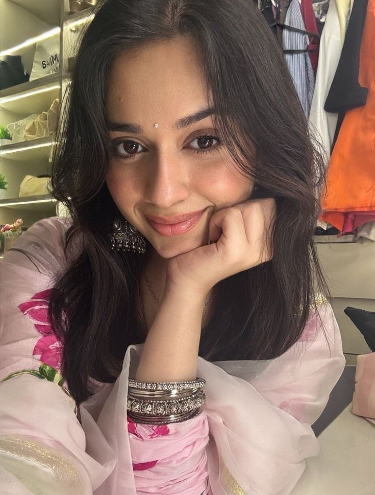 𝘛𝘳𝘪𝘴𝘩𝘢 ♡ tweet media