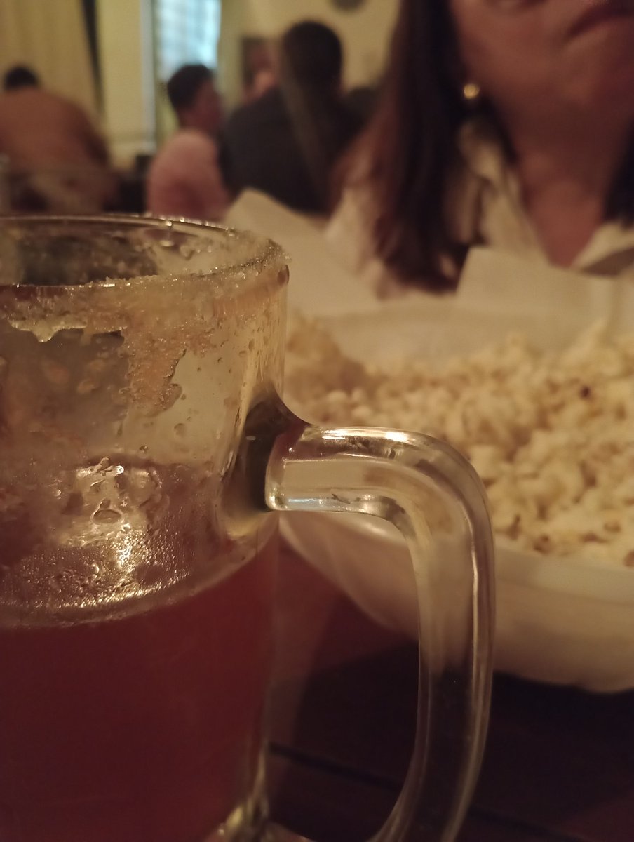 Una cerveza después de un día agitado de trabajo, bonita noche.