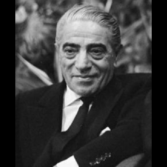 TheGreekPatriot's tweet photo. Αριστοτέλης Ωνάσης - (1906 - 15 Μαρτίου 1975).
Από Σμύρνη, μετά τη Μικρασιατική Καταστροφή, ήρθε ως πρόσφυγας στην Ελλάδα & το 1923 πήγε στην Αργεντινή.
Ευεργέτης & μια από τις μεγαλύτερες επιχειρηματικές ιδιοφυίες του 20ου αιώνα.
#Smyrni #AsiaMinor #Onassis #Greece #Hellas. https://t.co/yZQ1XlHd1F