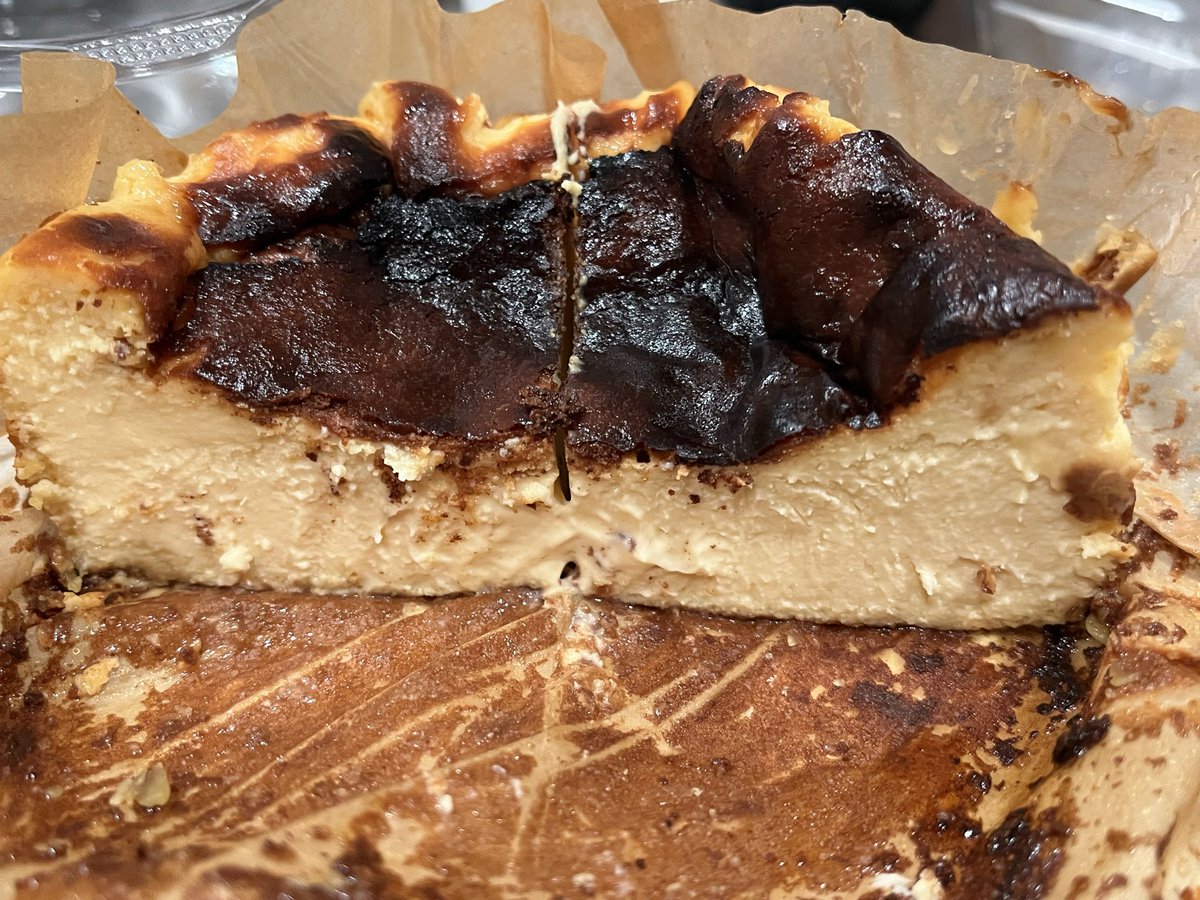 最近仕事頑張ってるしという事で生活に彩りを加えるべく沼るチーズケーキというのをAmazonで買ってみたり、フリマで売ってたアロマキャンドルとか買ってみたりしたんだけど、

どれもこれも買って良かったなと感じるぐらいには美味しかったり飾っててテンション上がったりしてる☺️✨ 