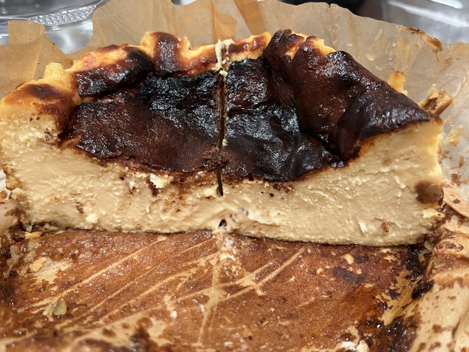 最近仕事頑張ってるしという事で生活に彩りを加えるべく沼るチーズケーキというのをAmazonで買ってみたり、フリマで売ってたアロマキャンドルとか買ってみたりしたんだけど、 どれもこれも買って良かったなと感じるぐらいには美味しかったり飾っててテンション上がったりしてる