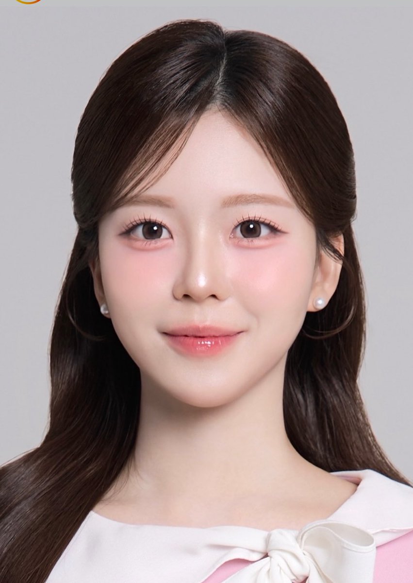 ppp__pooon's tweet photo. 韓国女子アナが裸眼メイクで頂点な気がする。。。👶🏻💞

上品・多幸感・可愛い、全て揃ってる。 https://t.co/kAxmrDyYJS