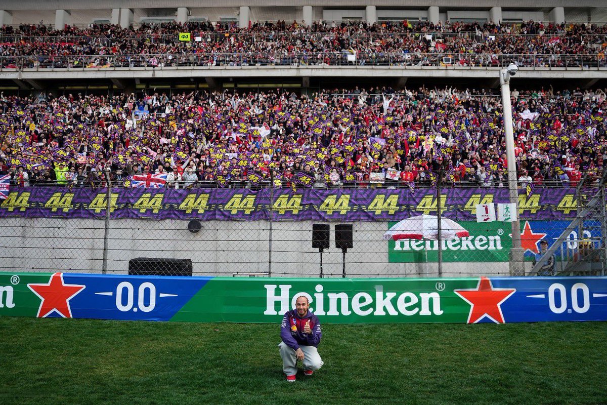 Lewis with teamlh China! 🥹❤️‍🩹