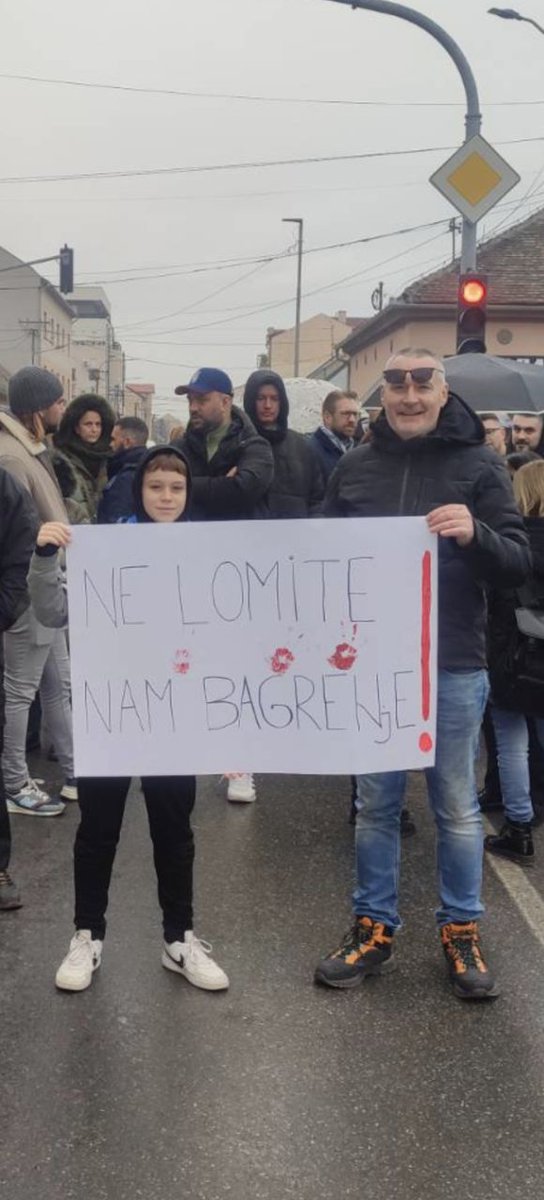 специјал на данашњи дан:

како су курве и педери искористили 17 покојника за зајебанцију и лајкове, а студенти за најдужу екскурзију у њиховим животима