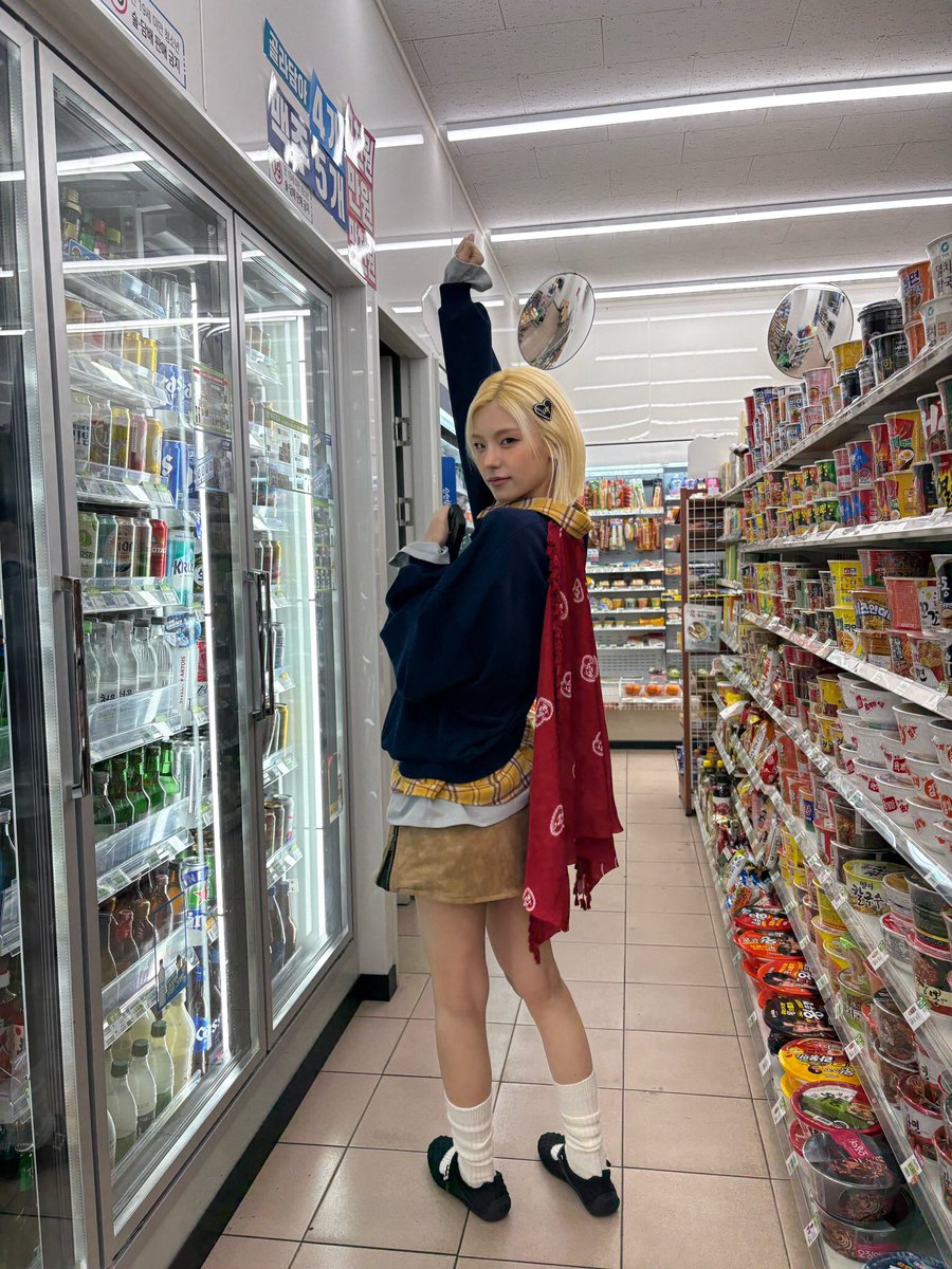 yeji bubble 🖤 tweet media