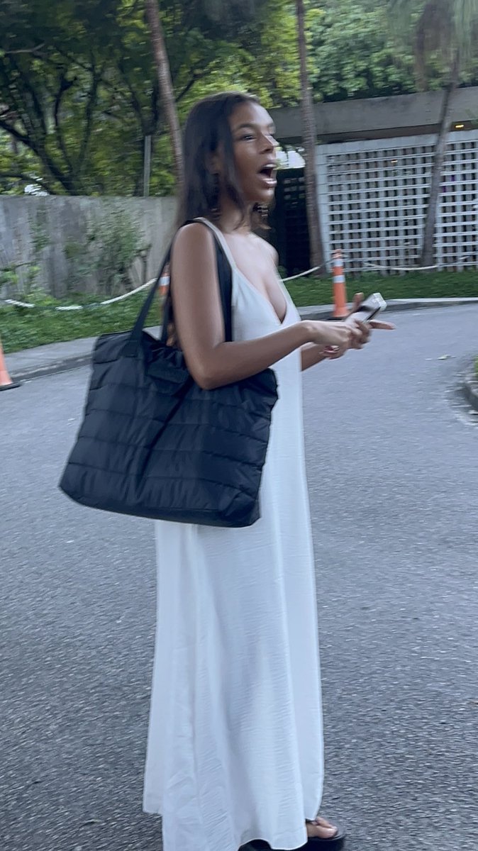 eu falando que vim de outro país e a mel GAGGED menina especial essa