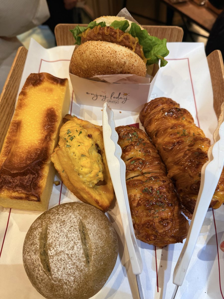 huang69023's tweet photo. Not hungry https://t.co/V5dbKskoHb