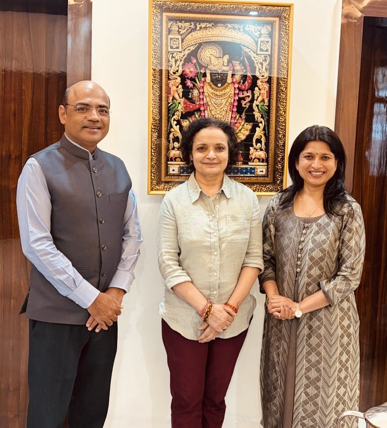AkhileshIFS's tweet image. Delighted to meet my dear friend &amp;amp; outstanding IFS colleague Manish Gupta, Ambassador-designate to #Ireland and his wife Mrs Nimeesha Gupta, a multi-lingual author. We reviewed vibrant #IndiaIreland ties &amp;amp; 
conveyed our best wishes for their posting in beautiful #Dublin, Ireland.