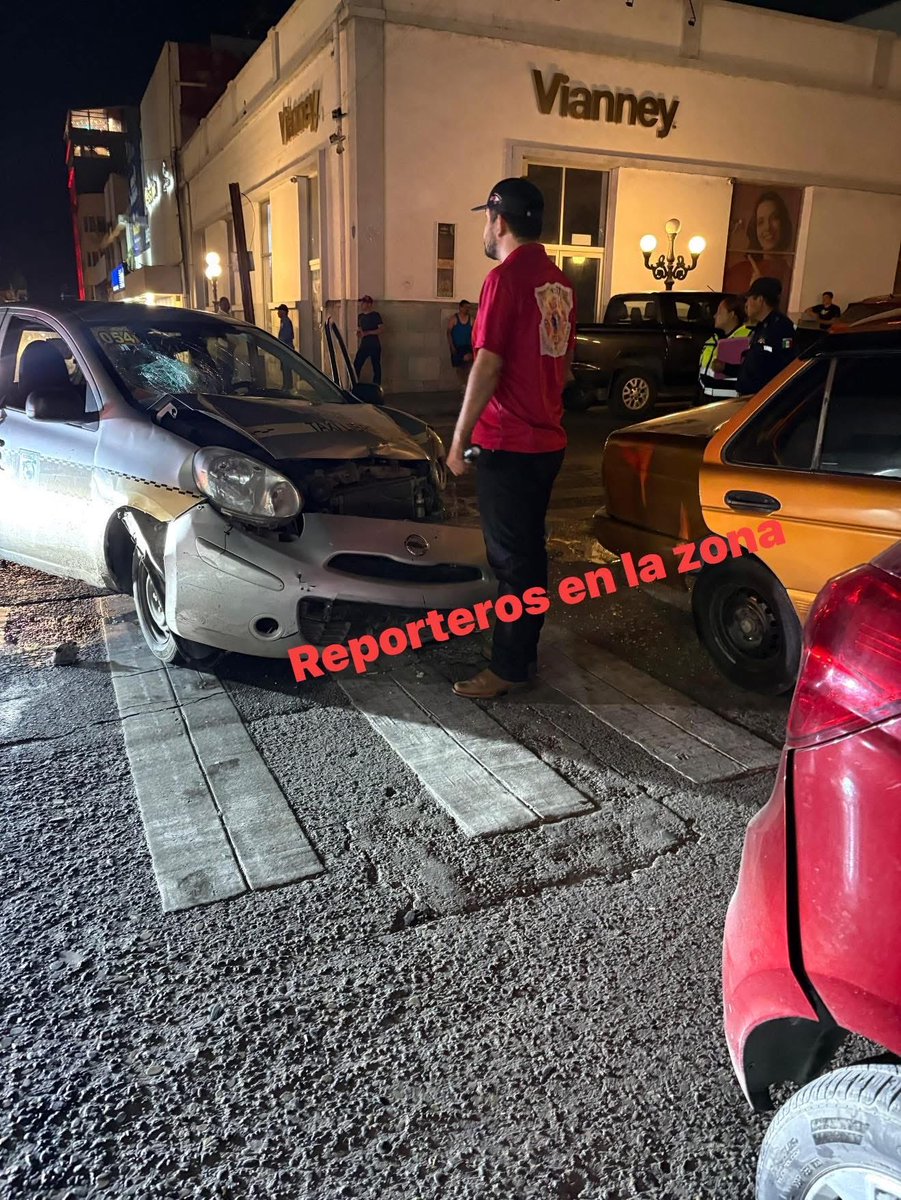 #AlMomento

🚨🚔Se acaba de registrar fuerte encontronazo en el centro de Tampico y dos personas lesionadas; Voluntarios Zona Sur Tamaulipas  ya están atendiendo en el lugar🚑🚨