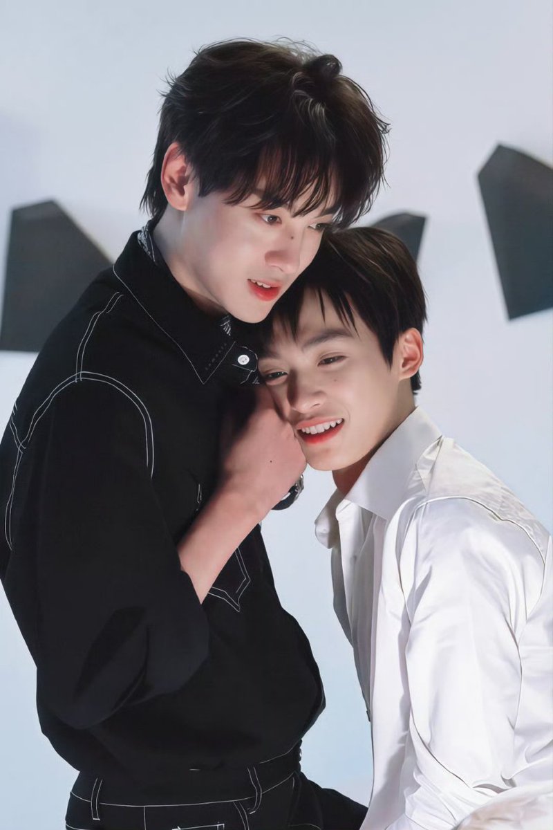RedStringz99's tweet photo. ᯓᡣ𐭩Tianziyu is a couple that has been destined by a red string. Their story is very beautifulᯓᡣ𐭩
#tianxuning #ziyu #tianziyu #redstring #leipeng99 #revengedlove https://t.co/SNCFKzw8bw