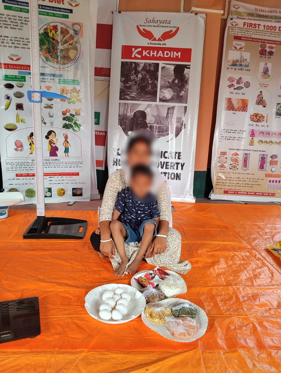 #TakeHomeRation distribution to #needy #malnourishedMothers with #Stunting #SUW #MUW #SAM #MAM babies at Integrated Nutrition Centre, Berhampore, Murshidabad (পুষ্টি কেন্দ্র)  West Bengal
#SDG1 #SDG2 #SDG3
#PublicHealth 
Khadim India  initiatives