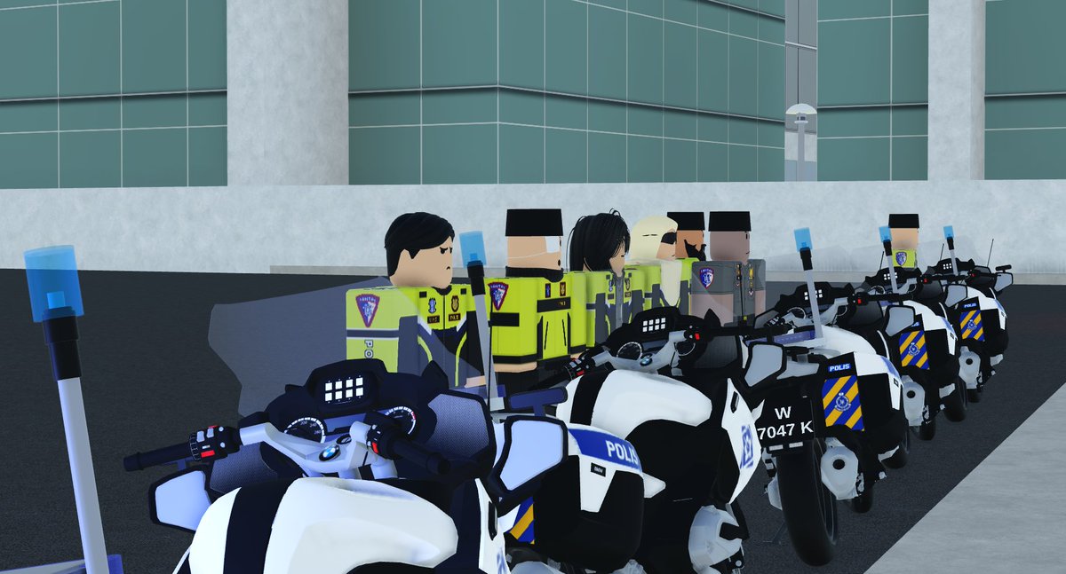 PootisRoyce's tweet photo. Day 1: 
Yesterday at about 10pm, I had the honour of witnessing a joint training between MYSverse Polis JSPT and Korlantas POLRIRBX, aimed at improving member quality and strengthening inter-agency relations within the Roblox policing community. https://t.co/tTp0DD0yG6