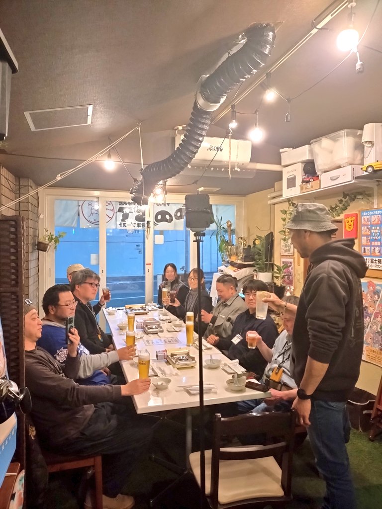 Boost_numazu's tweet photo. 昨日、Youtube地球遊戯ユウさんの第１回益酒荒男を開催して頂きました🍺

熱いキャンプ好きが集まっての飲み会はとても盛り上がっていました😆

キャンプする人なら絶対使った事あるペグを使ったペグステーキは好評で良かったです🥩

また機会がありましたらよろしくお願いします🐷
#益酒荒男会 https://t.co/bYo6uZ3kzI