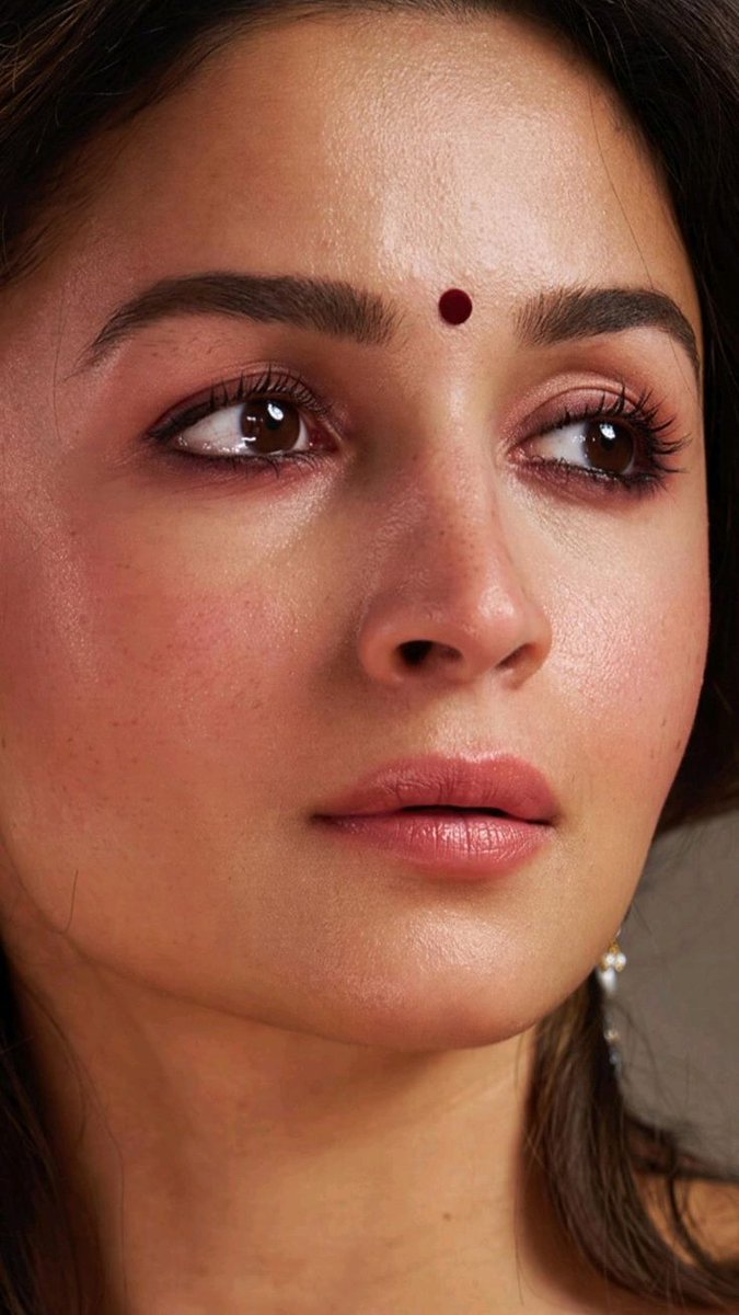 Alia Bhatt Commentary tweet media