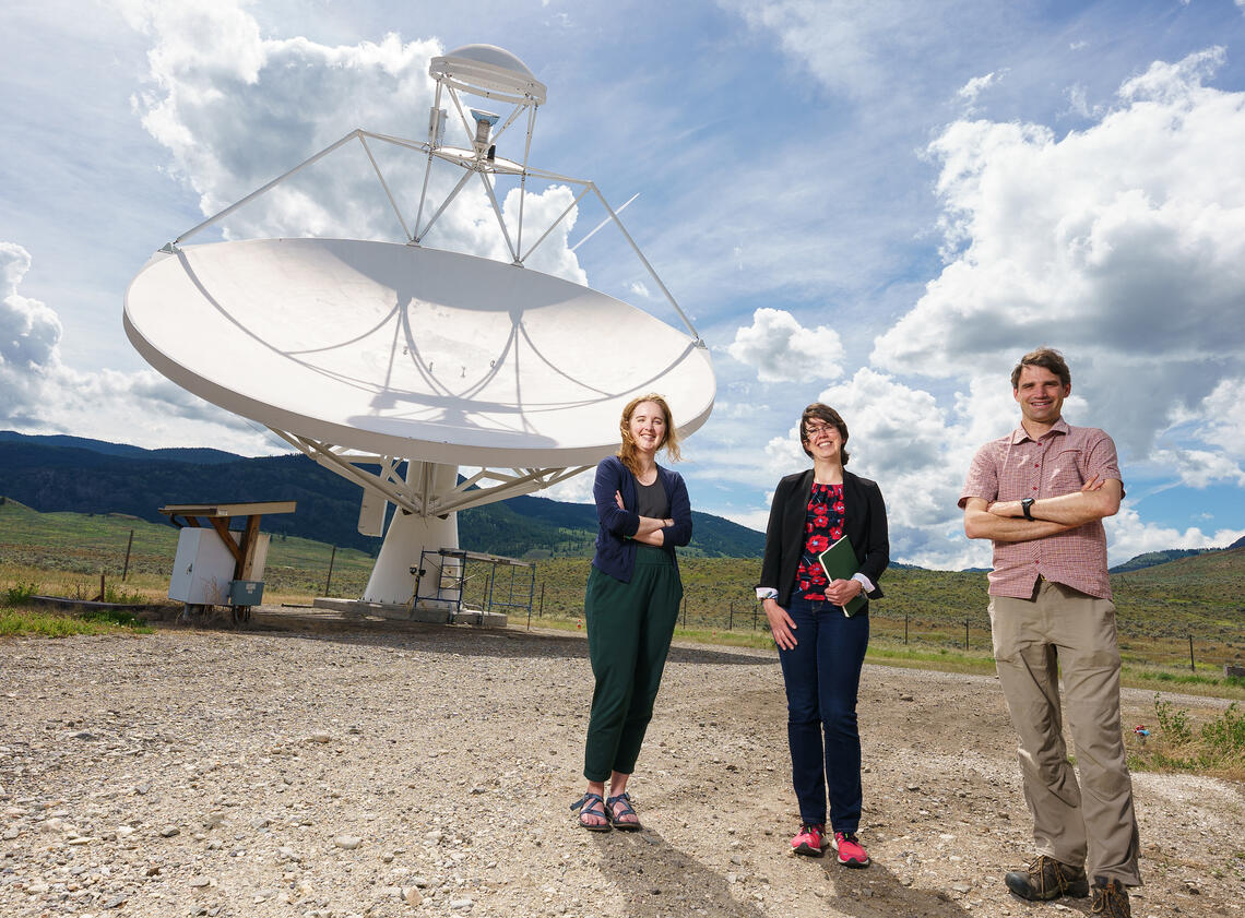 talius's tweet image. Something #strange is happening in the #Milky #Way’s #magnetic #field 

A stunning new map of the Milky Way reveals a dramatic magnetic flip hiding in plain sight in the Sagittarius Arm in a diagonal manner... scitechupdates.com/something-stra…