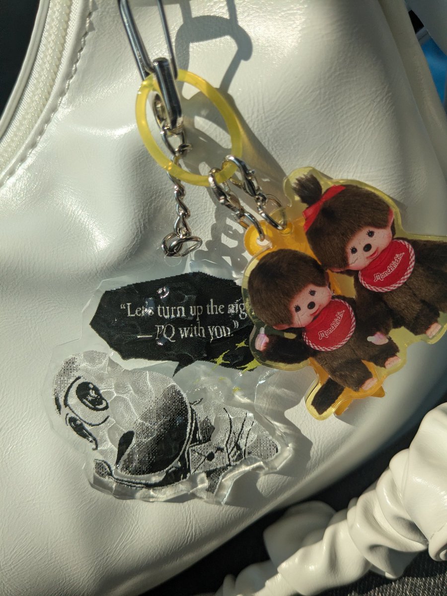 日差しに当たってキラキラ波打つピーナッツくんおしゃれすぎ！！！🥜✨