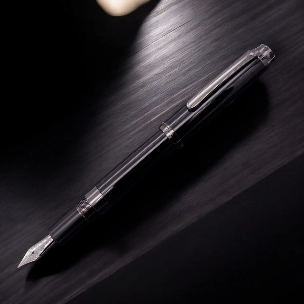 Pen and message. tweet media